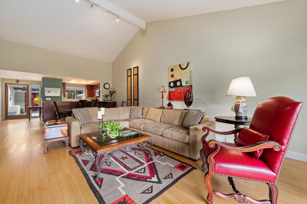 LQCC Villas of LQ - Residential