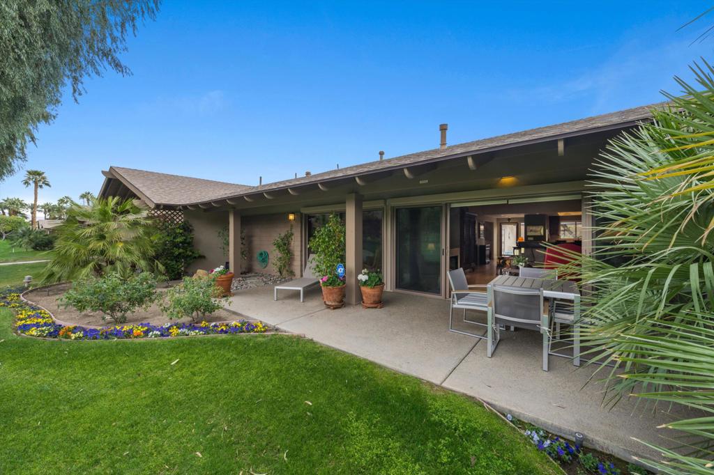 LQCC Villas of LQ - Residential