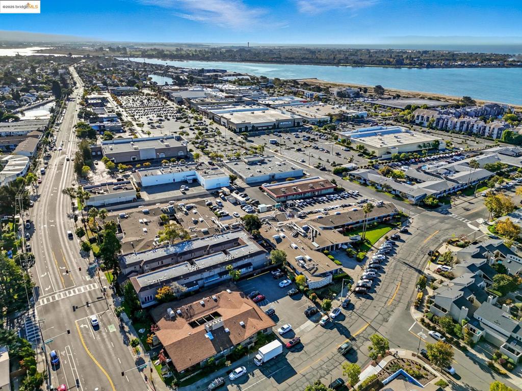 NEAR SOUTHSHORE - Residential