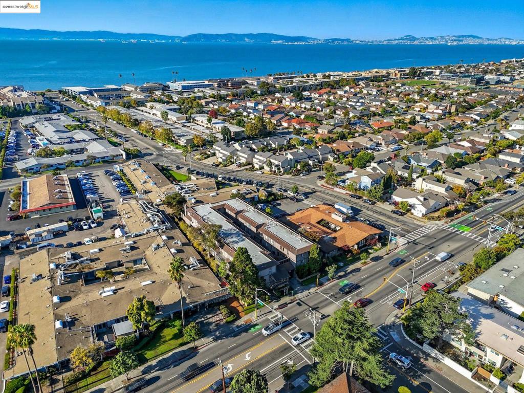 NEAR SOUTHSHORE - Residential