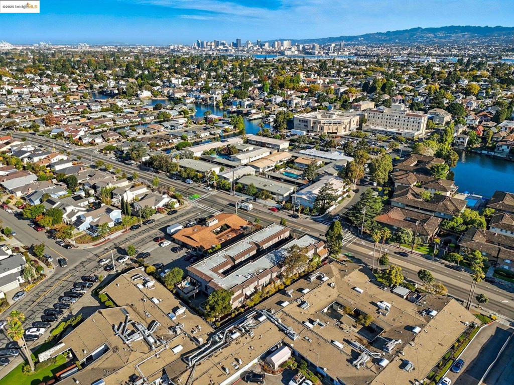 NEAR SOUTHSHORE - Residential