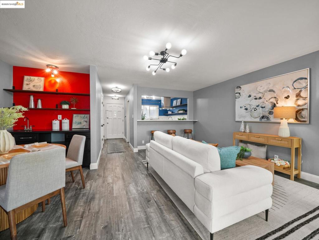 NEAR SOUTHSHORE - Residential