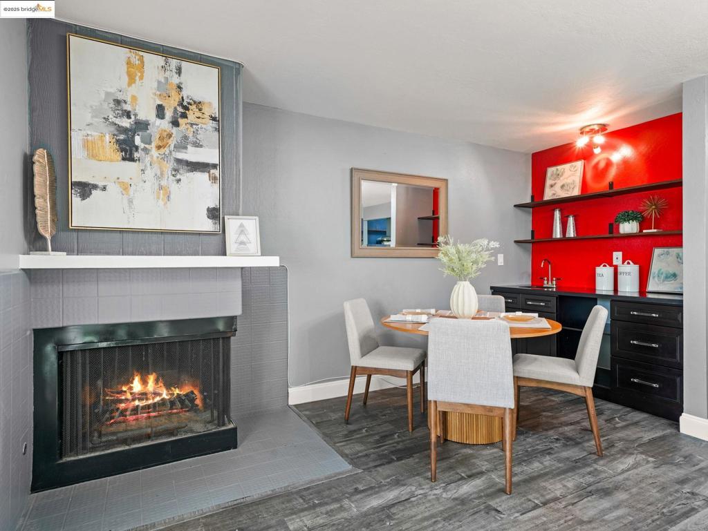 NEAR SOUTHSHORE - Residential