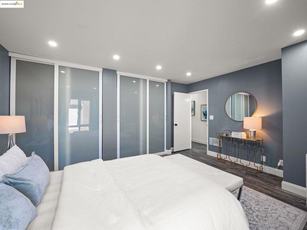 NEAR SOUTHSHORE - Residential