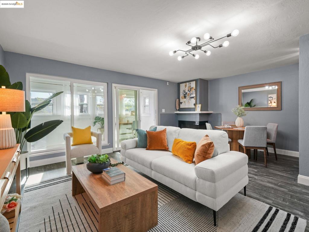 NEAR SOUTHSHORE - Residential