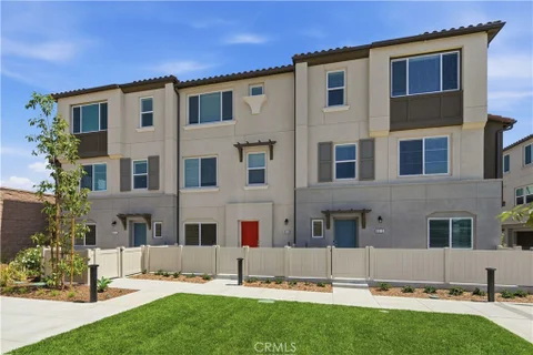 MLS: IV26198485