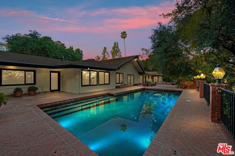 Photo of 17449 Sumiya Drive, Encino, CA 91316 (MLS # 26637657)