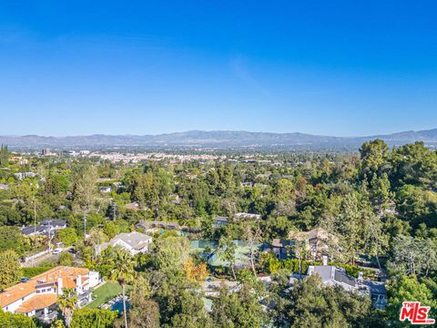 Photo of 17449 Sumiya Drive, Encino, CA 91316 (MLS # 26637657)