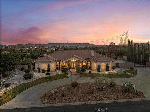 Photo of 11385 Oak Ridge Dr, Oak Hills, CA 92344 (MLS # CV25274821)
