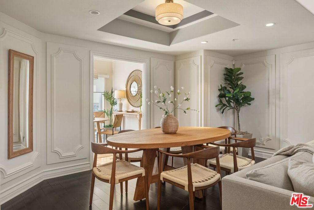 1717 S Barrington Avenue 103