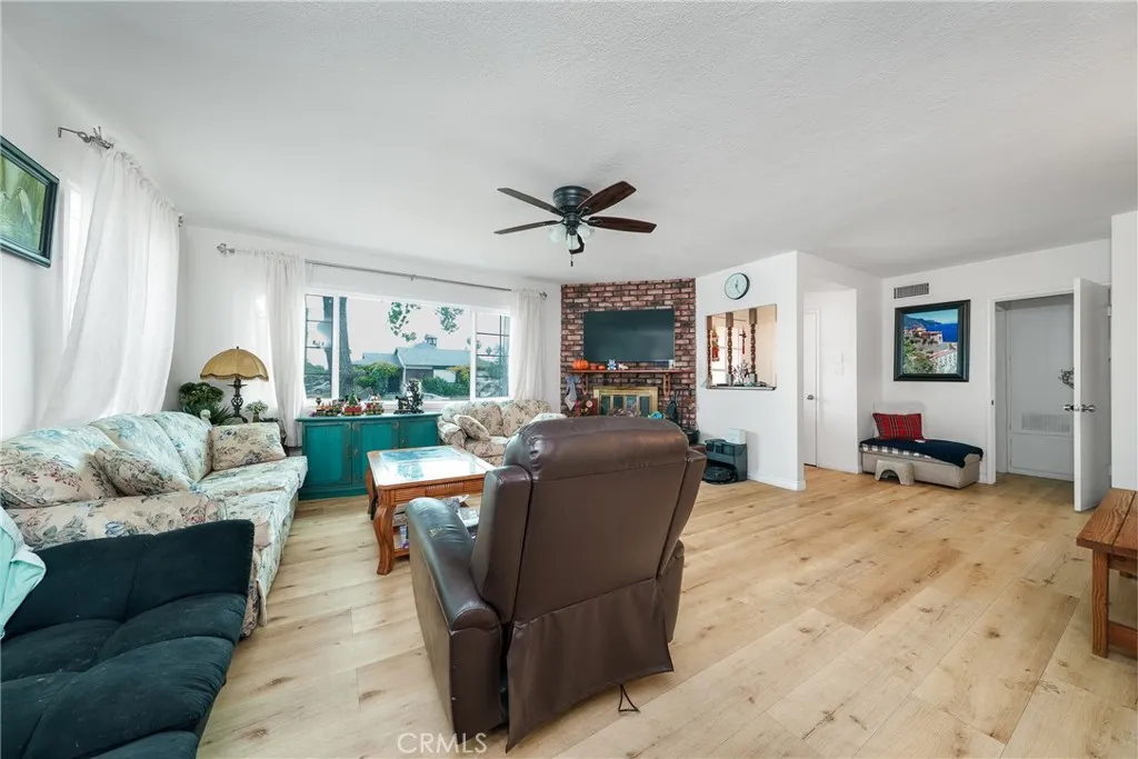 Hacienda Heights, California 91745, United States, 3 Bedrooms Bedrooms, ,2 BathroomsBathrooms,Residential,Pending,199635