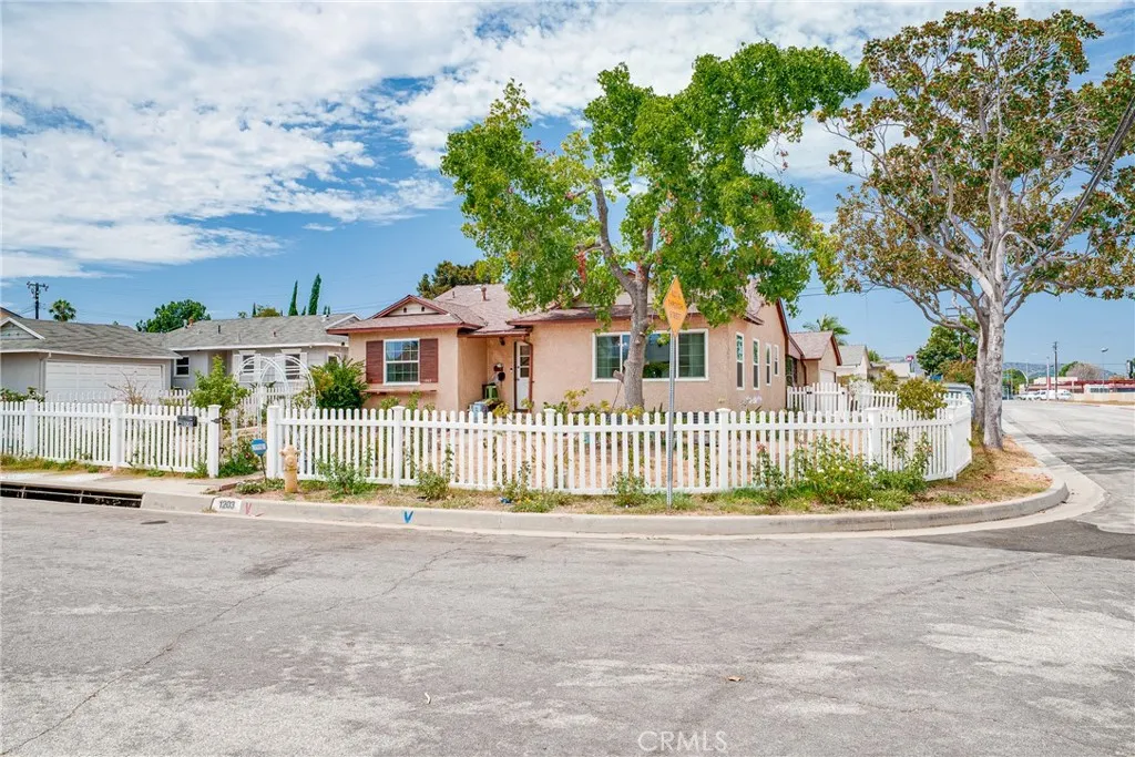 Hacienda Heights, California 91745, United States, 3 Bedrooms Bedrooms, ,2 BathroomsBathrooms,Residential,Pending,199635