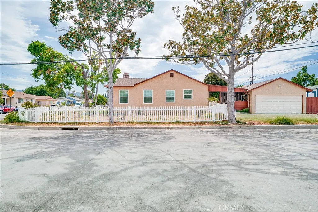 Hacienda Heights, California 91745, United States, 3 Bedrooms Bedrooms, ,2 BathroomsBathrooms,Residential,Pending,199635