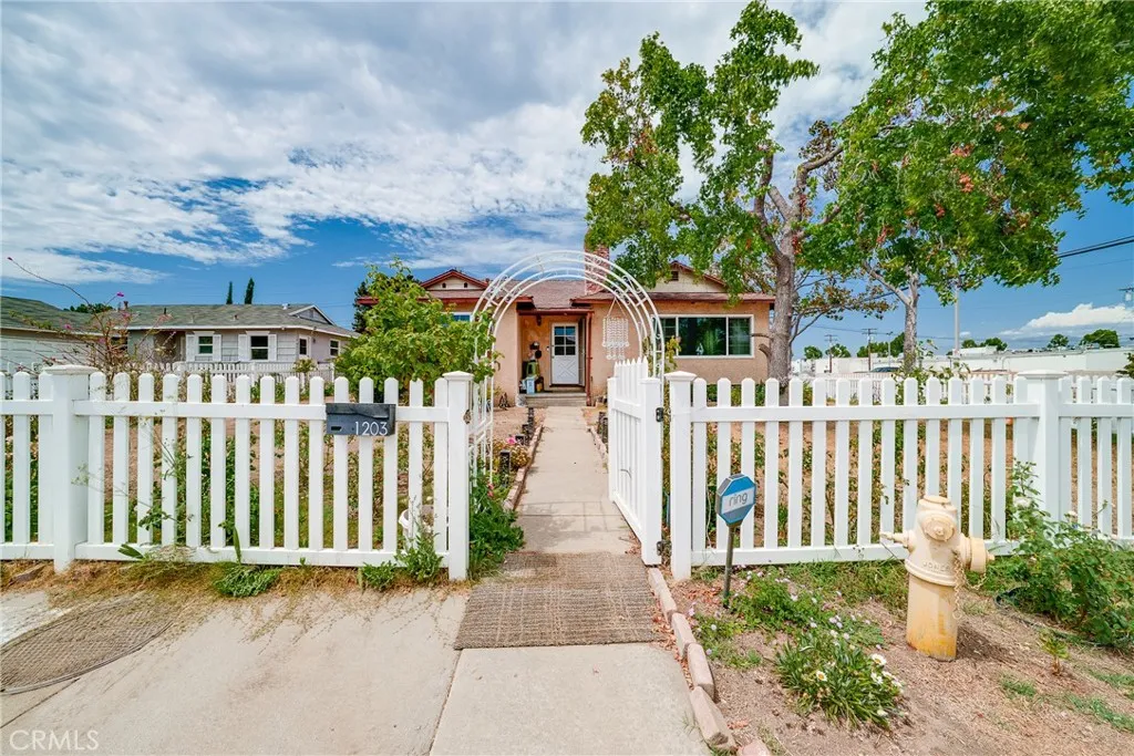 Hacienda Heights, California 91745, United States, 3 Bedrooms Bedrooms, ,2 BathroomsBathrooms,Residential,Pending,199635