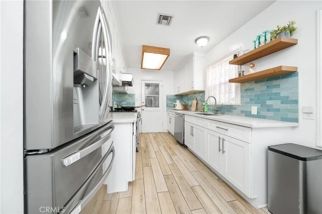 Hacienda Heights, California 91745, United States, 3 Bedrooms Bedrooms, ,2 BathroomsBathrooms,Residential,Pending,199635