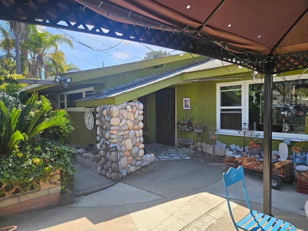 935 Encinitas Blvd
