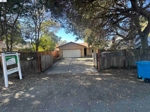 Photo of 667 MARSH RD RD, Menlo Park, CA 94025 (MLS # 41152649)