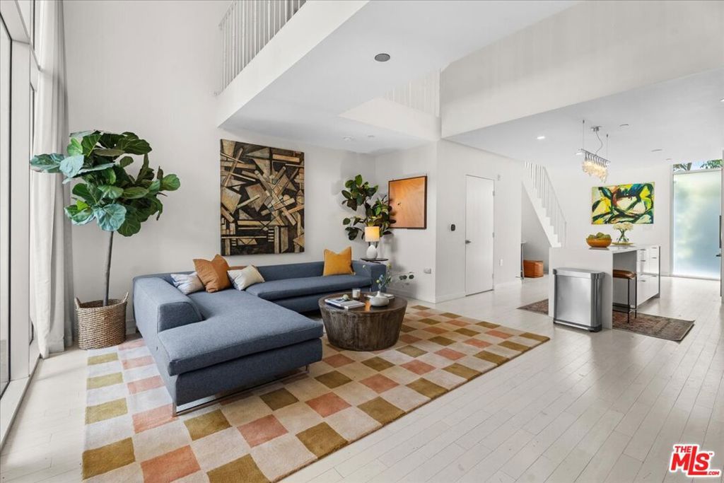 Photo of 7917 Willoughby Avenue #2, Los Angeles, CA 90046 (MLS # 25551881)