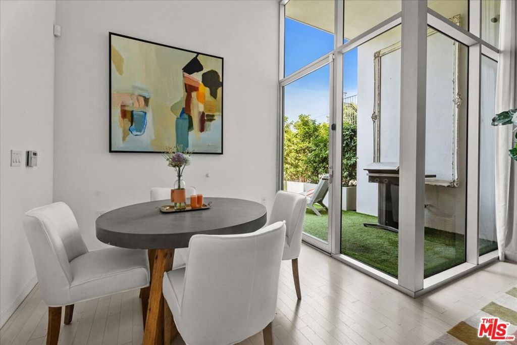 Photo of 7917 Willoughby Avenue #2, Los Angeles, CA 90046 (MLS # 25551881)
