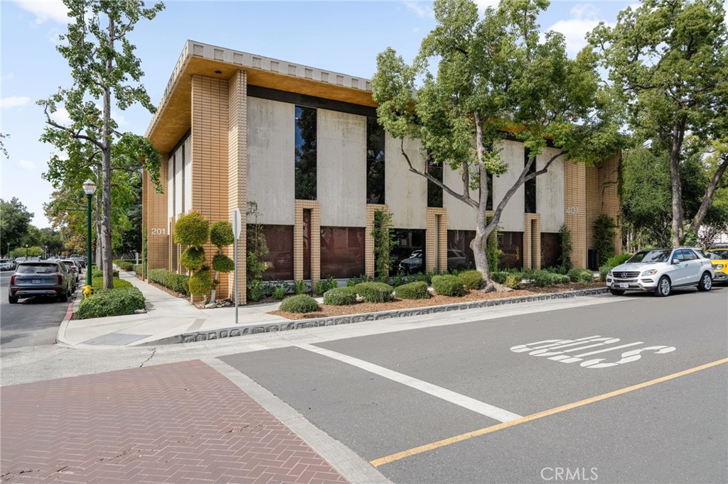 201 W Fourth Street