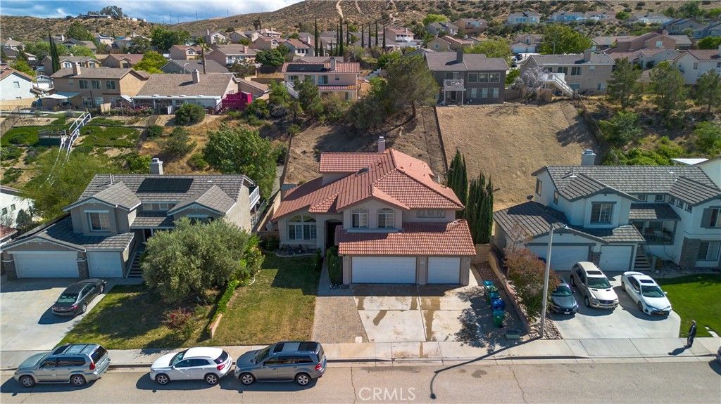 Photo of 1212 Date Palm Dr, Palmdale, CA 93551 (MLS # SR26080154)