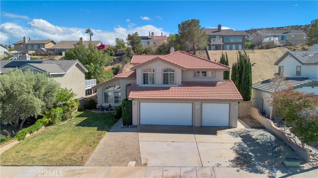 Photo of 1212 Date Palm Dr, Palmdale, CA 93551 (MLS # SR26080154)