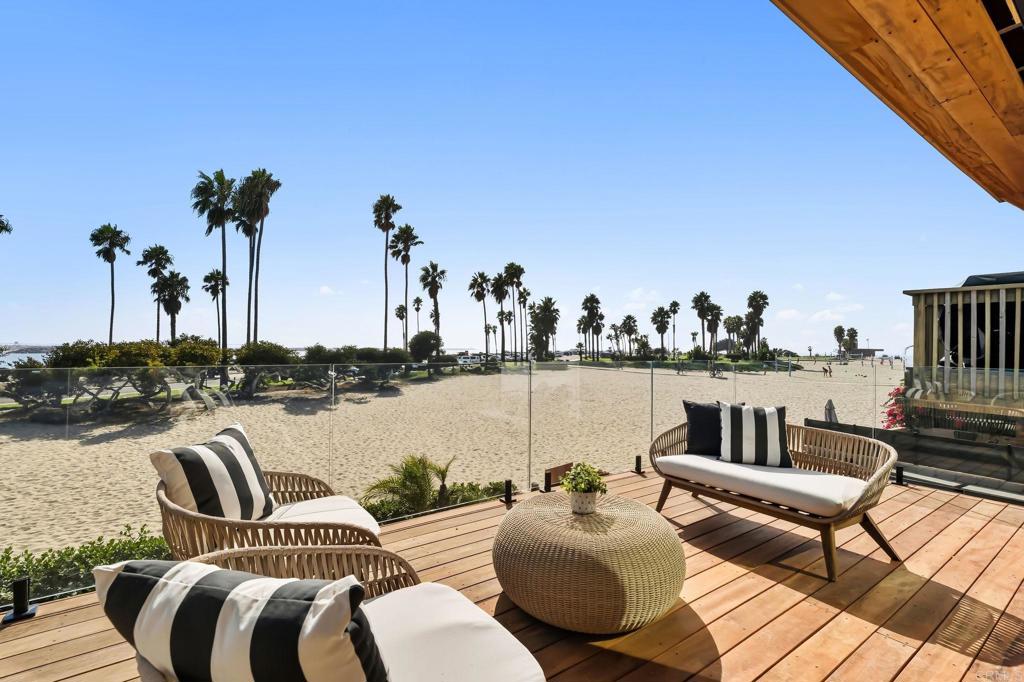 2623 Ocean Front Walk