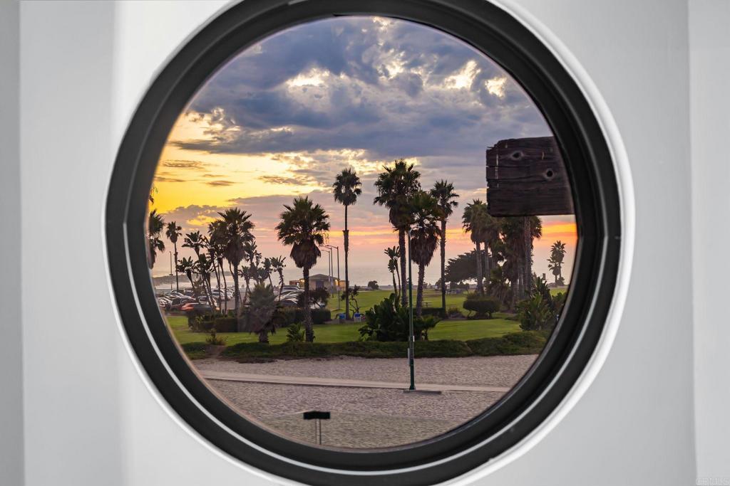 2623 Ocean Front Walk