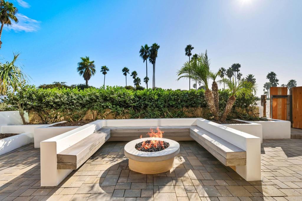 2623 Ocean Front Walk