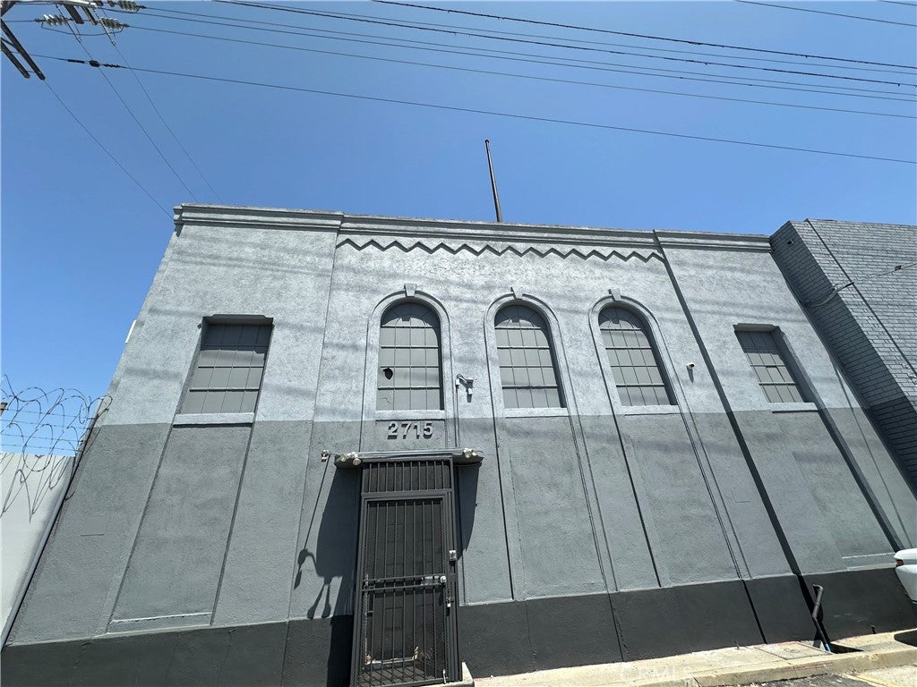 2715 E 12th