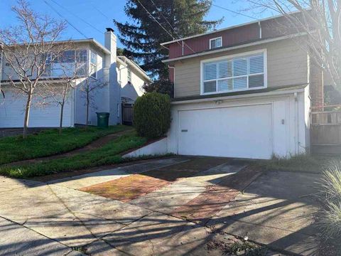 4498 Hyacinth Oakland CA 94619