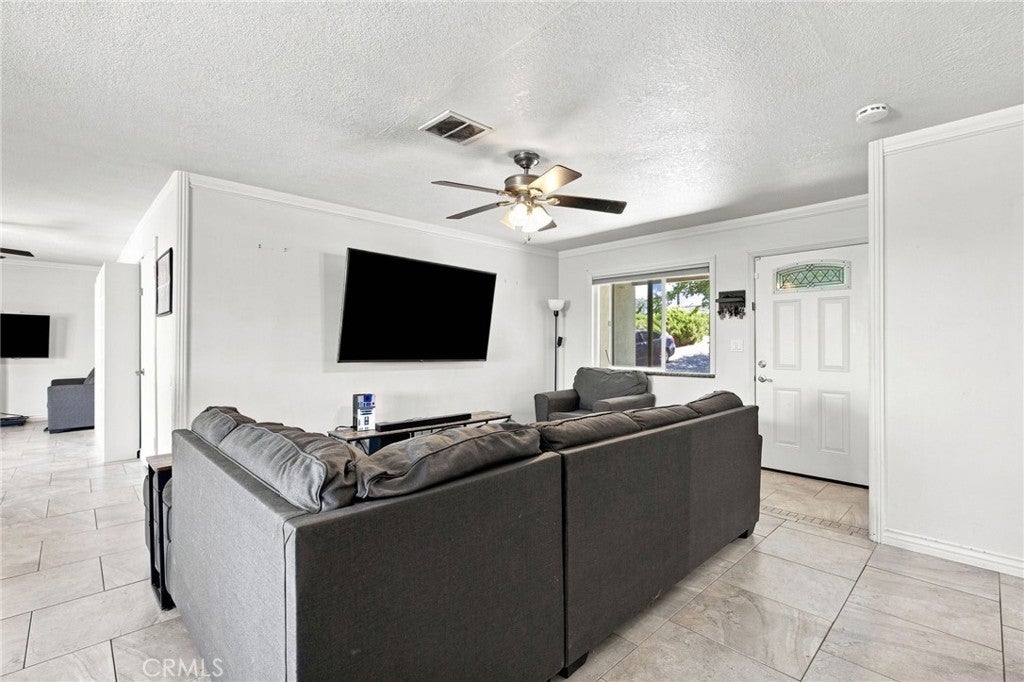 15906 Heatherdale