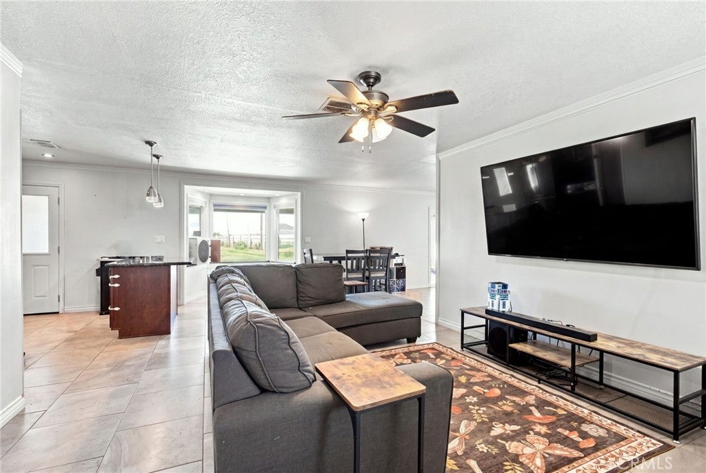 15906 Heatherdale