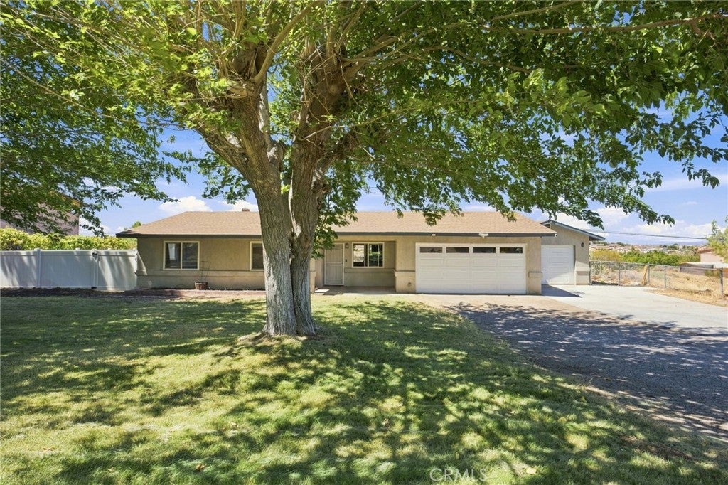 15906 Heatherdale