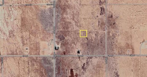 Photo of Vac Vic Vac/Vic #E12/53, Lancaster, CA 93535 (MLS # 219141469DA)