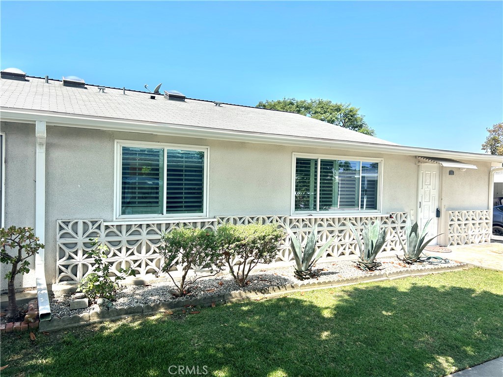 (Mutual 3-30G, Crpt Bldg. 49, Sp.#31)
Step into this beautifully renovated corner home featuring brand-new flooring and fresh paint throughout. The spacious layout includes two comfortable bedrooms, a bathroom with step, and a convenient in-unit washer and dryer. Recently expanded, this home offers added living space and comfort, all kept cool year-round with centra-through shower &l air conditioning. Enjoy the ease of close street parking and a location that blends privacy with accessibility. Move-in ready and full of potential — this is one you won’t want to miss!
SENIOR COMMUNITY OFFERS THE FOLLOWING AMENITIES: 9 Hole Golf Course, Swimming Pool, Jacuzzi, Gym, Table Tennis, Shuffleboard, Billiards, Pickle Ball and Bocce Ball courts. Amphitheater, 6 Club houses featuring: Exercise Gym, Bocce Ball, Pickle Ball, Art Room, Sewing, Crafts, Woodshop, Lapidary, Pool tables; Over 200 Clubs, LWSB is a Security-Guard-Gated Community. Also, Library, Friends of Library Bookstore, Credit Union, Health Care Center, Pharmacy and Post Office.