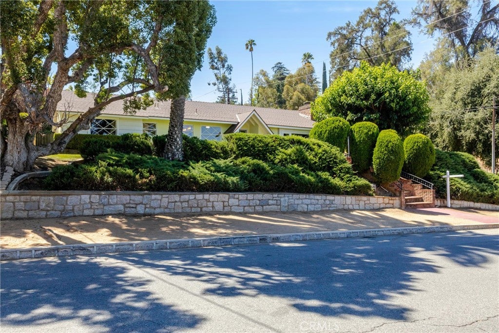 1151 W Crescent