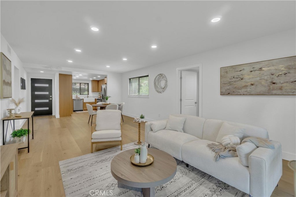 31281 E Nine Drive