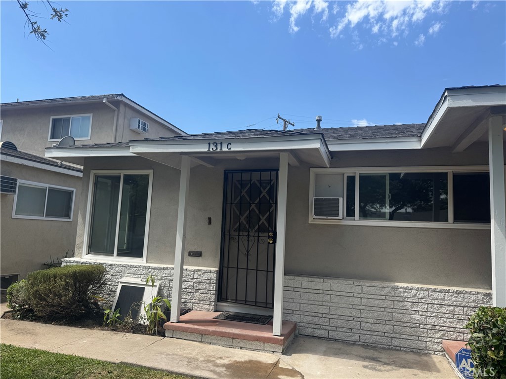 Now available a beautifully maintained single-story apartment Unit in one of Fullerton’s most desirable rental neighborhoods. Ideally located just over a mile from Cal State Fullerton, Downtown Fullerton, the Fullerton Train Station, and Fullerton College, this unit offers convenience and comfort in a prime location. The apartment features, Private yard, 1 car Garage parking, Washer/dryer hookups, Brand new hardwood floors, Updated kitchen and bathroom with brand new flooring, Newer windows and fresh interior paint. Recent property upgrades include all new waste/sewer lines, new electrical main panel with updated breaker boxes, new garage doors, and a full termite treatment for peace of mind. This rare single-story unit combines charm, functionality, and location—perfect for those seeking a well-kept home in a quiet residential setting.
https://info.rentspree.com/e3t/Ctc/GB+113/cmdwh04/VVMvMN70MvC6W3gWnkk574nmSW1TDTHt5C0BfXN6G5Tqv3lYdxW5BW0B06lZ3lTN19xM39jpknkW2Y2rPJ1qmx8GMF5DZP5HscMW2clxd316vrxFW7k5Zrw82Rf48W8Mr_ZT7KgjNFN5lG9wNwr1BvW5Xntwd4TYT_pW4qwxNS4D0vXMW4Ts0wc4BYjB9W6dc0dh6qZXYRN744jgKNFT2XW5Pt1kM8KY_ZxW6CLrcC2Wc9NTW6H-rLD2SdK0wW94yYrB6wbNNpW407_Hl7q8hjdW6QCtHm1nRH3-f1m3L4n04