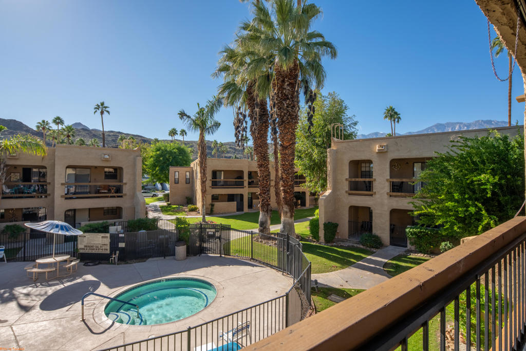 Palm Springs Golf & - Residential