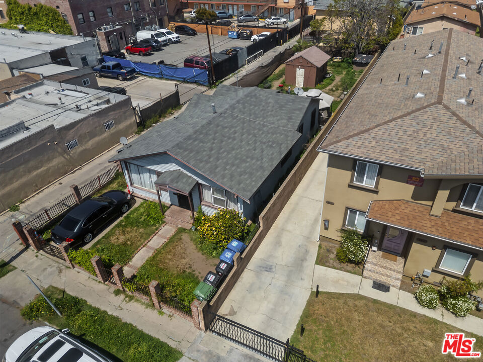 945 W 75th Street