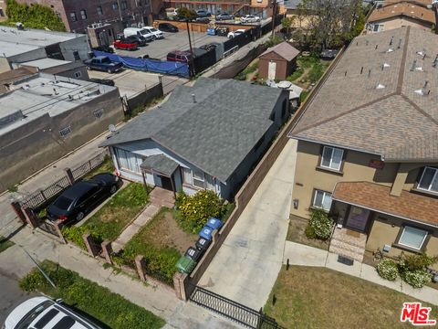 Tiny photo for 945 W 75th Street, Los Angeles, CA 90044 (MLS # 25498935)