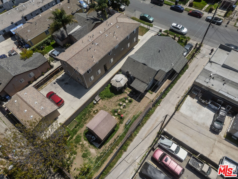 945 W 75th Street