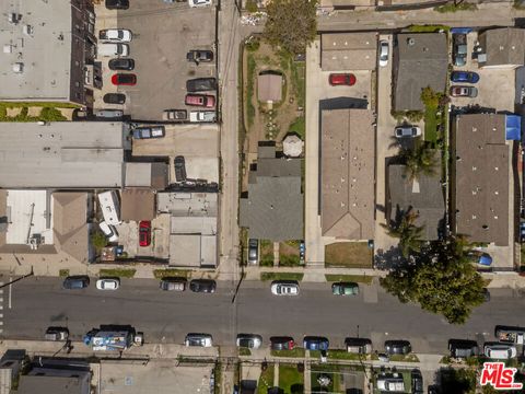 Tiny photo for 945 W 75th Street, Los Angeles, CA 90044 (MLS # 25498935)