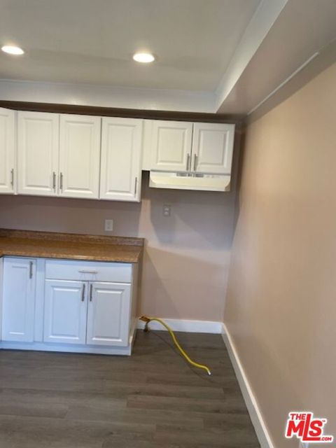 Tiny photo for 945 W 75th Street, Los Angeles, CA 90044 (MLS # 25498935)