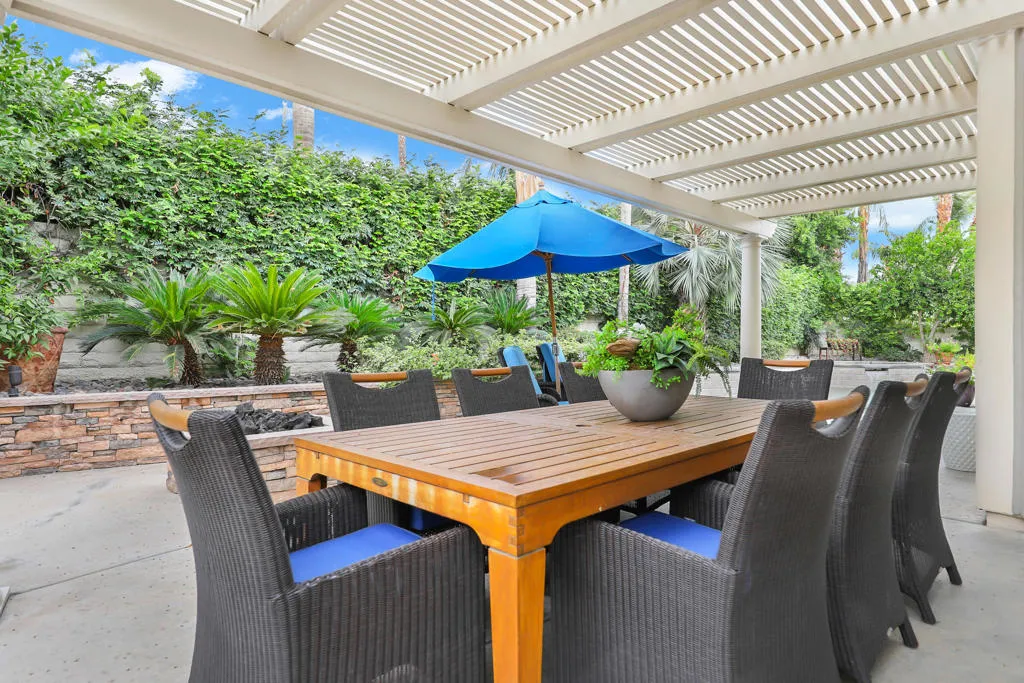 Indian Wells, California 92210, United States, 4 Bedrooms Bedrooms, ,3 BathroomsBathrooms,Residential,Pending,197412