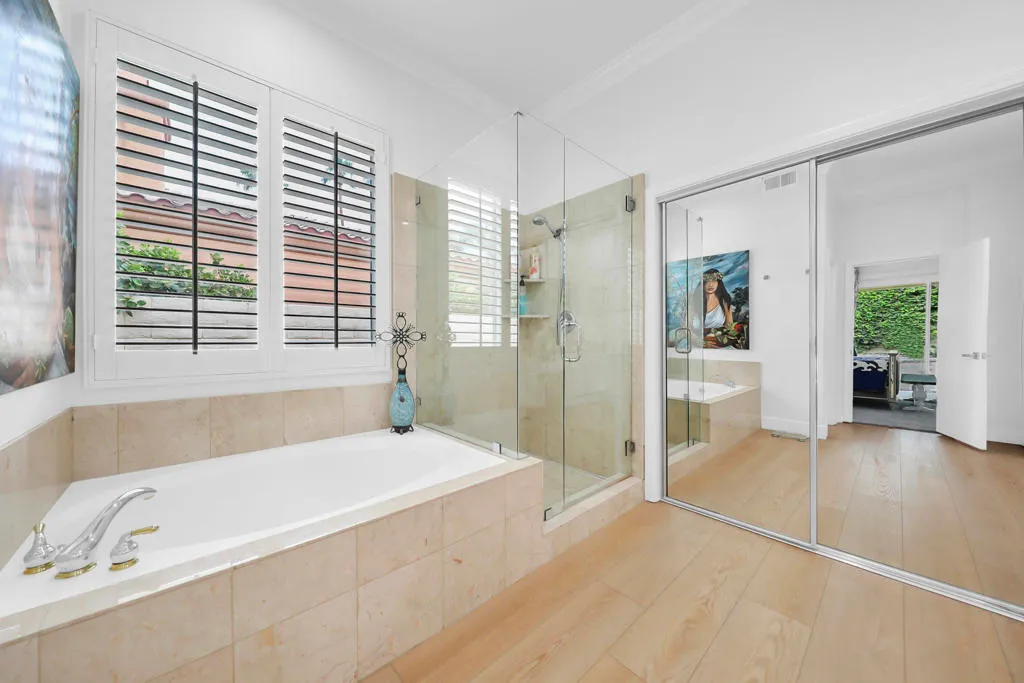 Indian Wells, California 92210, United States, 4 Bedrooms Bedrooms, ,3 BathroomsBathrooms,Residential,Pending,197412