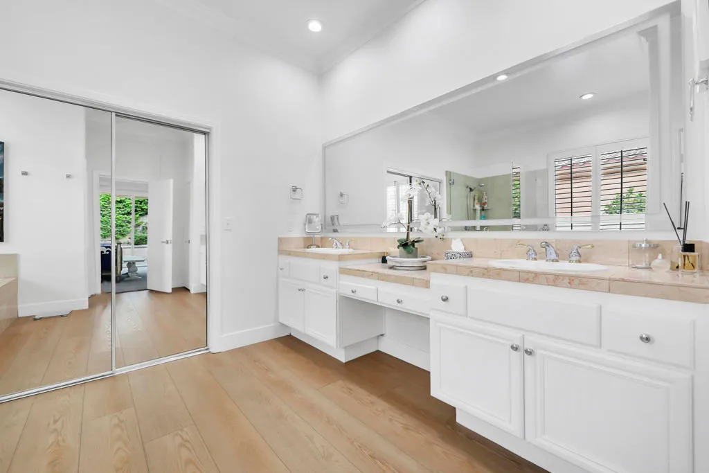 Indian Wells, California 92210, United States, 4 Bedrooms Bedrooms, ,3 BathroomsBathrooms,Residential,Pending,197412