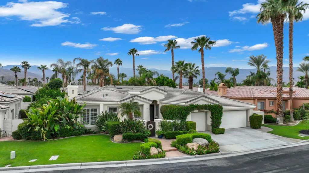 Indian Wells, California 92210, United States, 4 Bedrooms Bedrooms, ,3 BathroomsBathrooms,Residential,Pending,197412