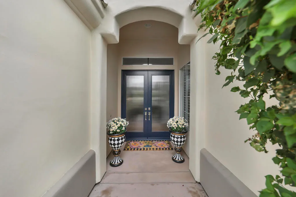 Indian Wells, California 92210, United States, 4 Bedrooms Bedrooms, ,3 BathroomsBathrooms,Residential,Pending,197412